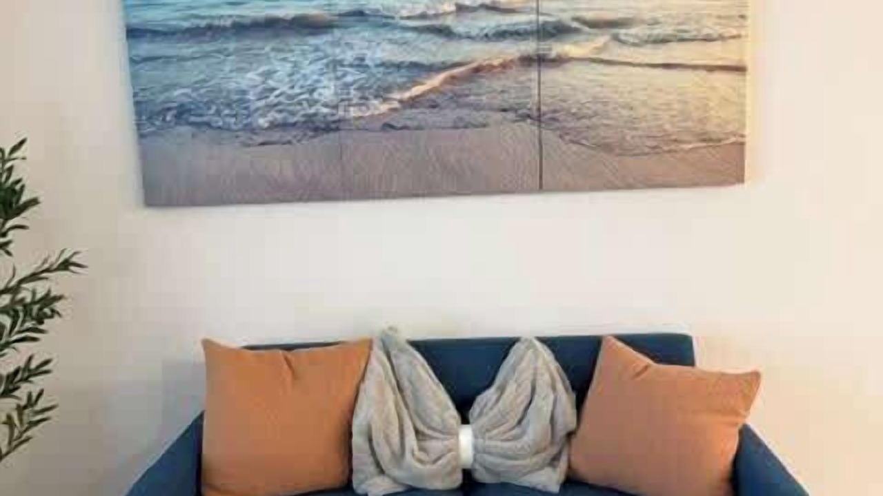 Photo of Livingroom in Golden Glades - The Woods