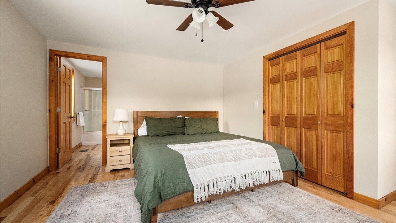 Photo of Bedroom in Boonville