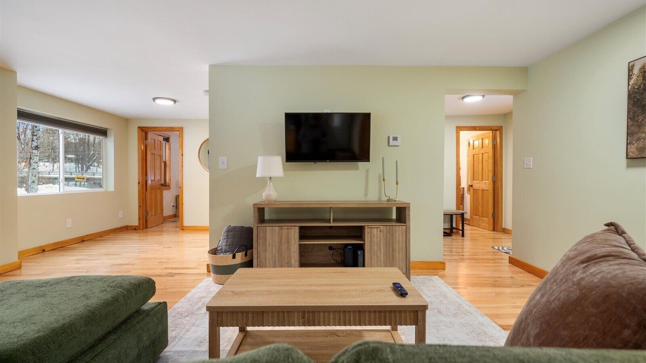 Photo of Livingroom in Boonville