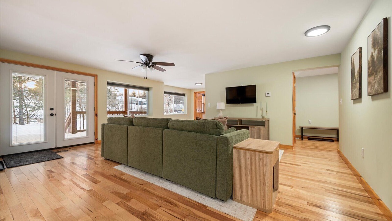 Photo of Livingroom in Boonville