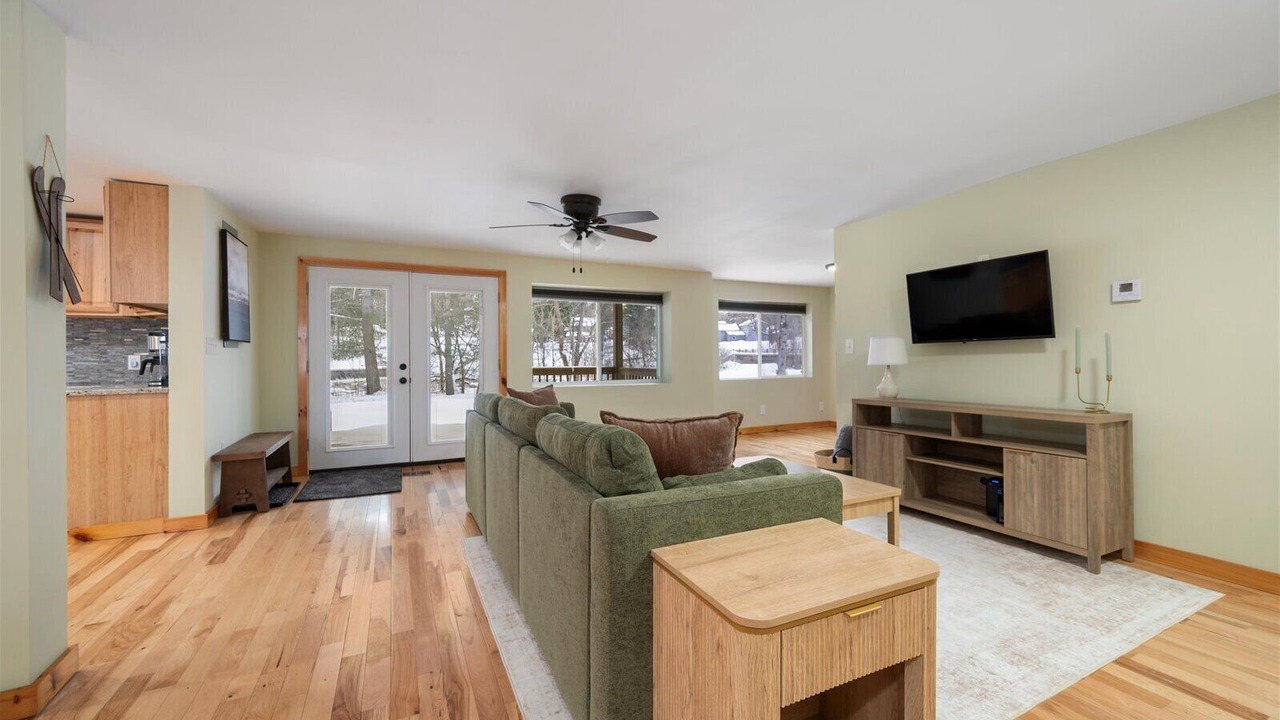 Photo of Livingroom in Boonville