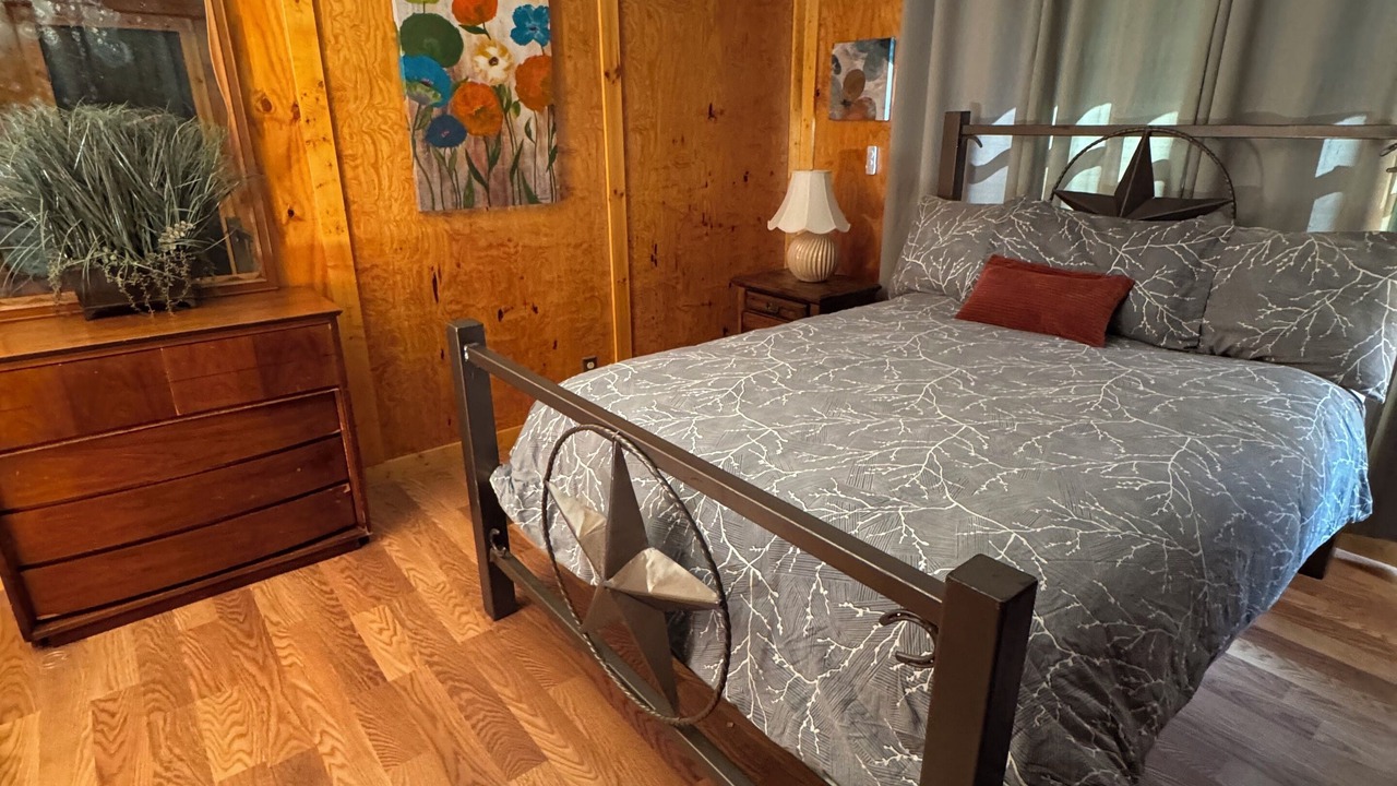 Photo of Bedroom in Gordon
