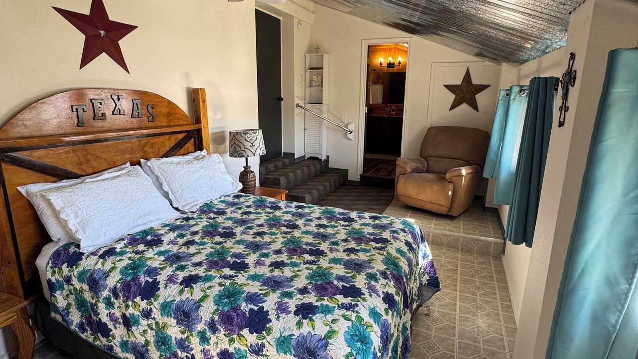 Photo of Bedroom in Gordon