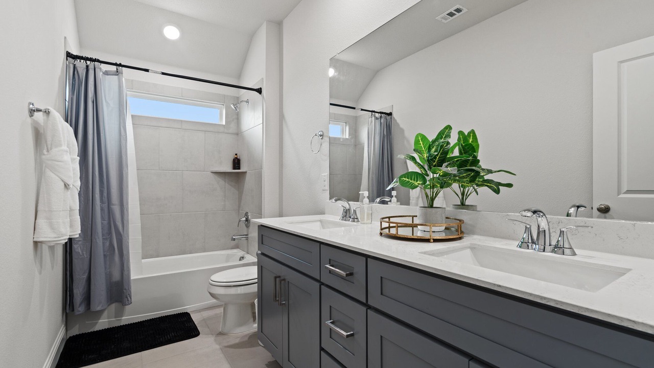 Photo of Bathroom in Seagoville