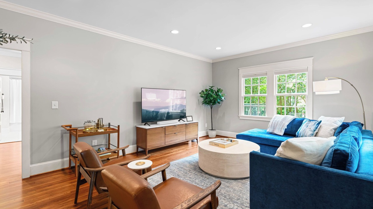 Photo of Livingroom in Chapel Hill