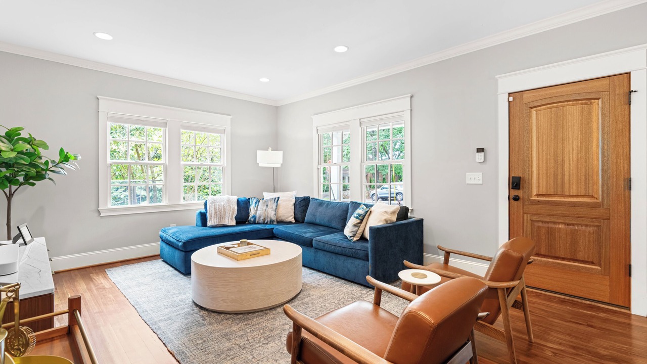 Photo of Livingroom in Chapel Hill