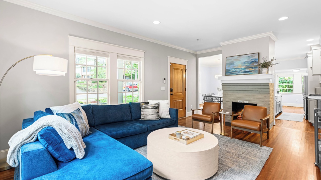 Photo of Livingroom in Chapel Hill
