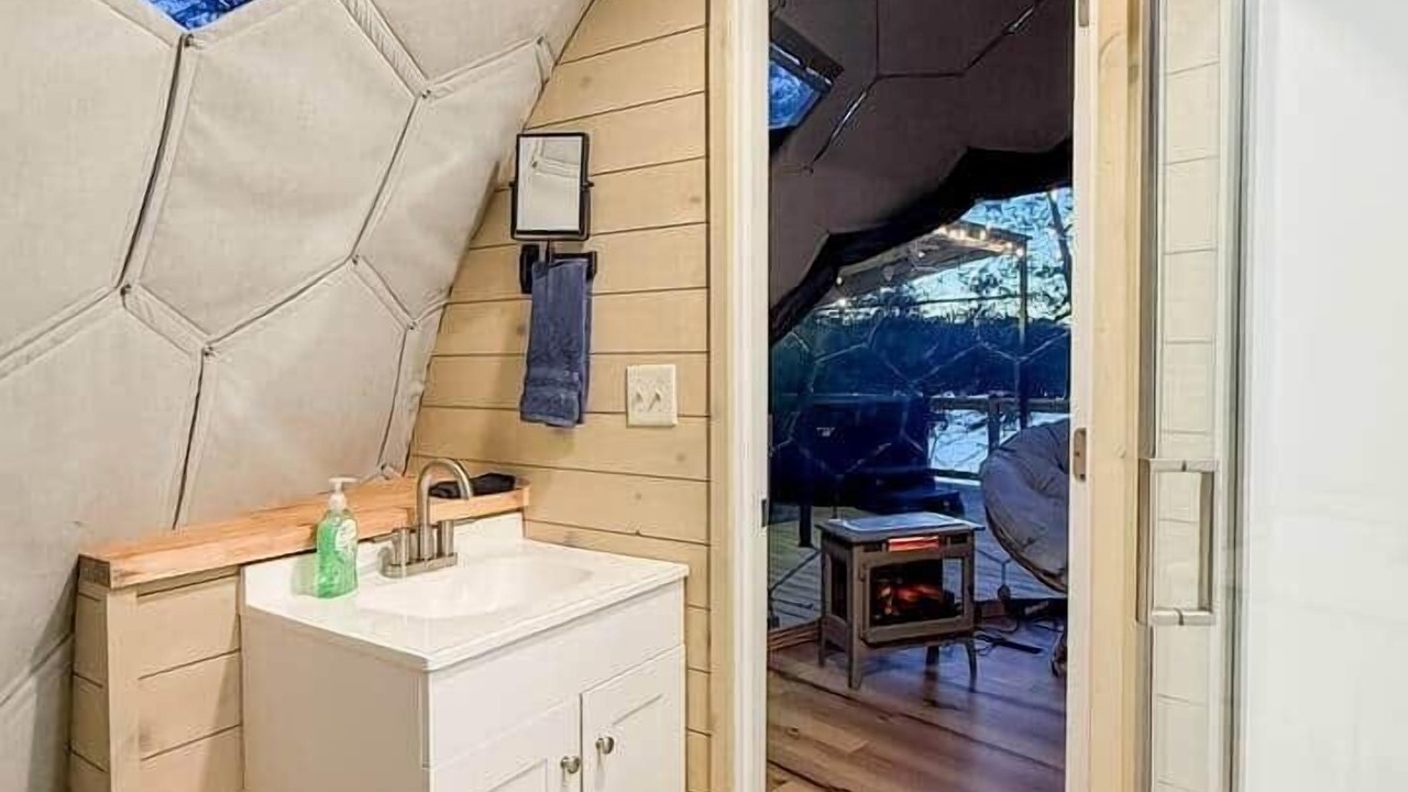 Photo of Bathroom in Brookport