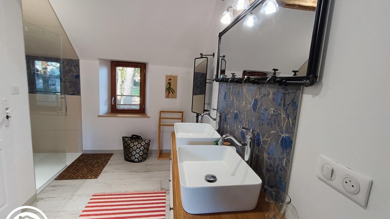 Photo of Bathroom in Mayrac