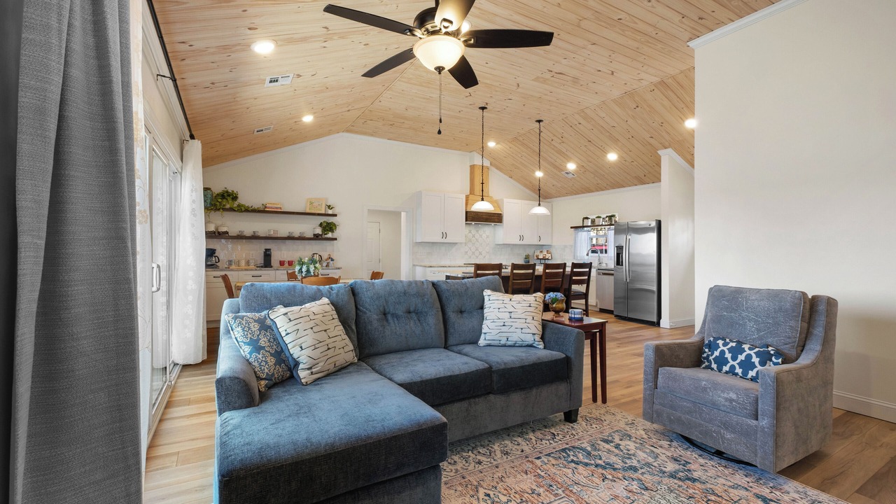 Photo of Livingroom in Grove