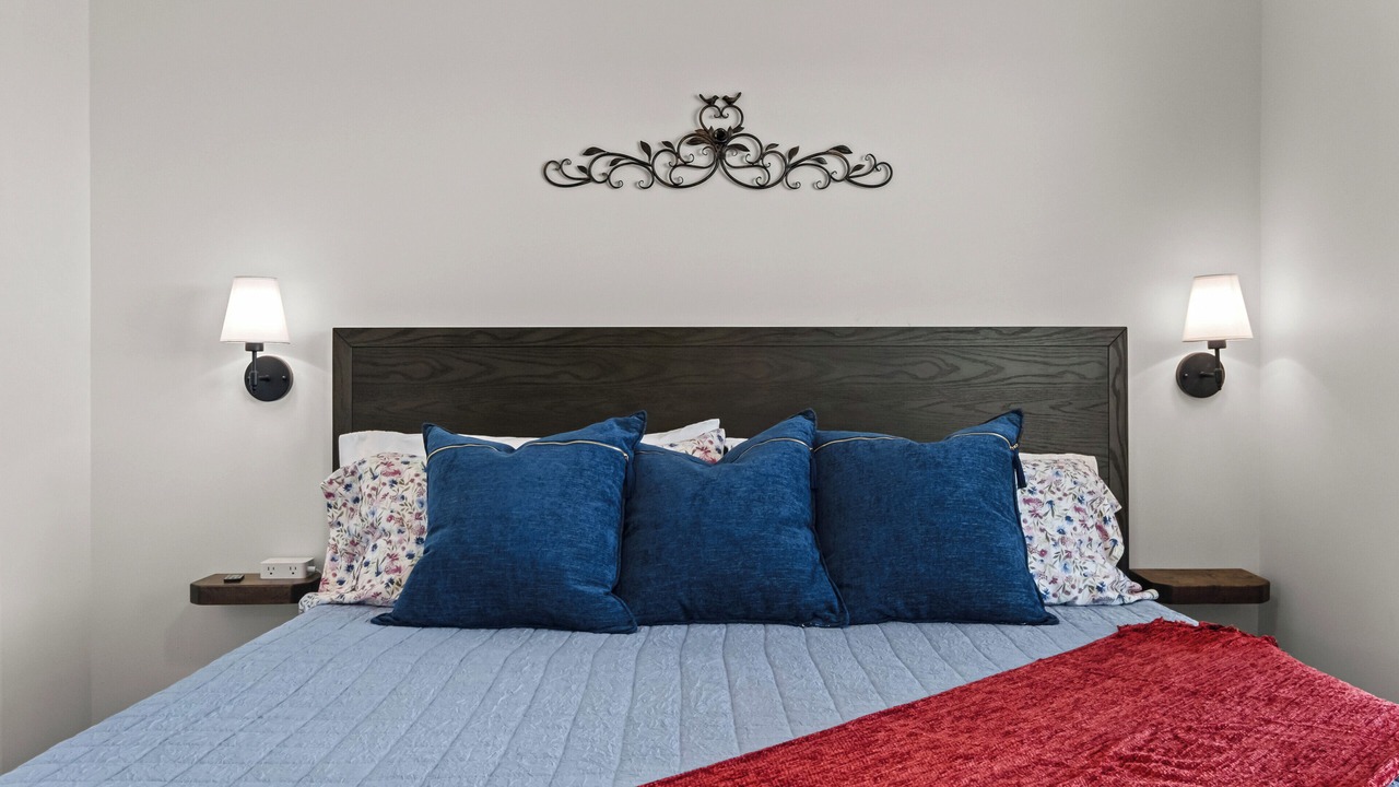 Photo of Bedroom in Grove