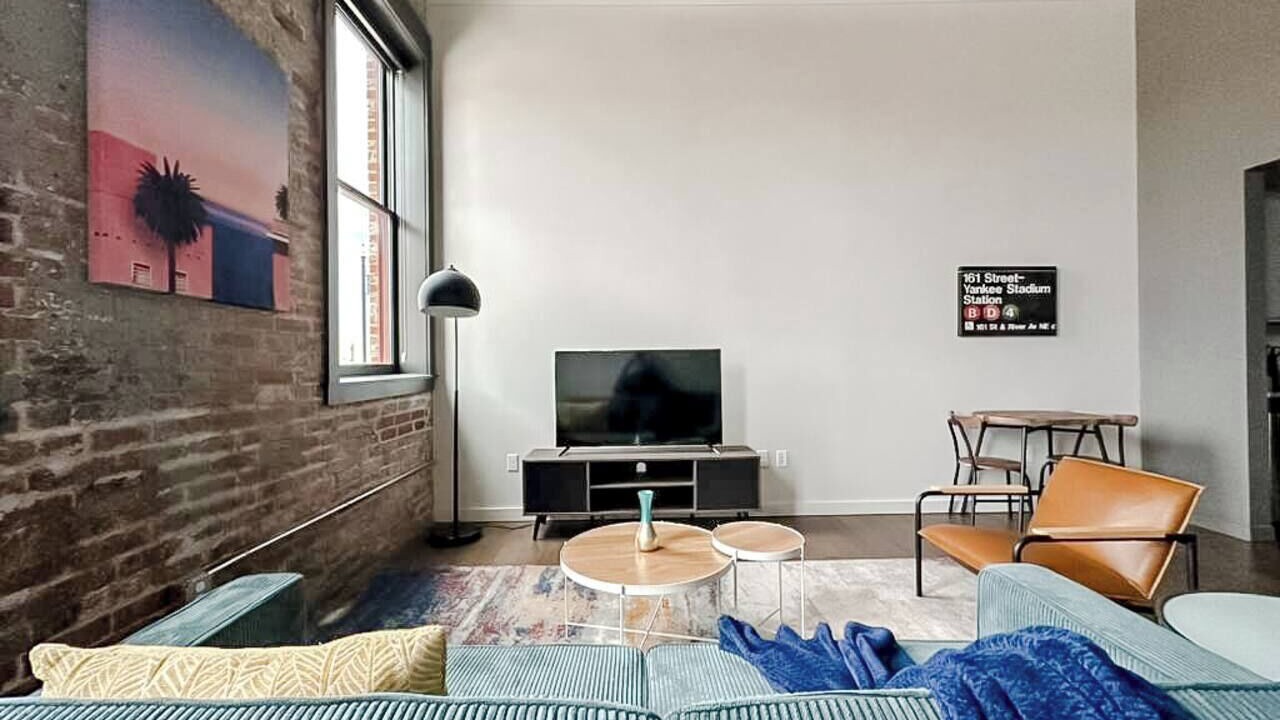 Photo of Livingroom in Newton
