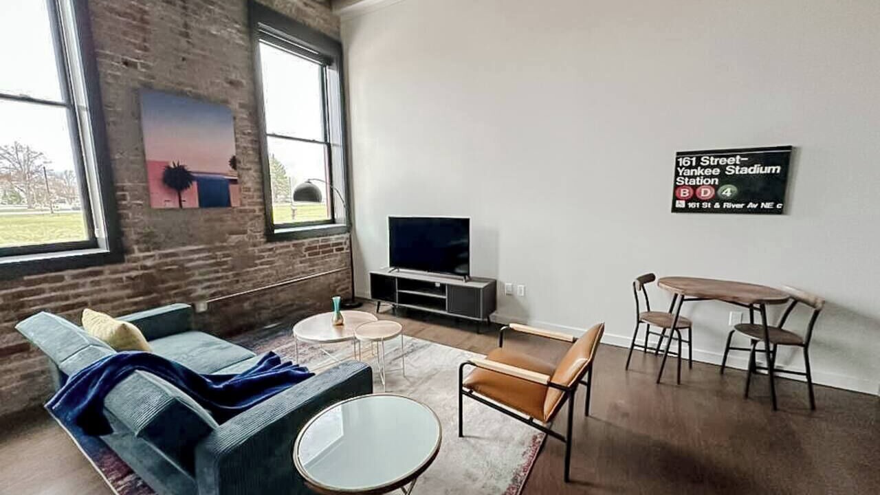 Photo of Livingroom in Newton