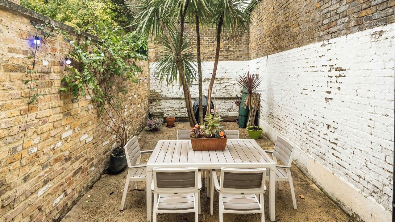 Photo of Outdoor in Askew