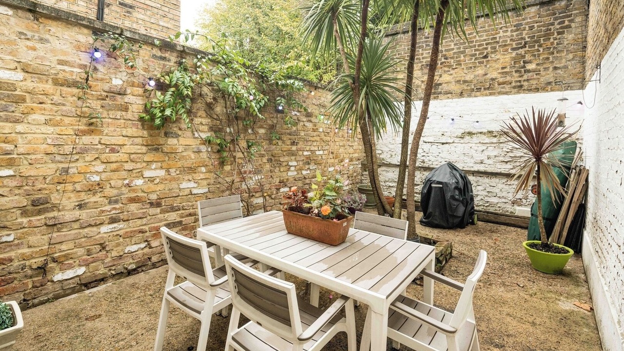 Photo of Outdoor in Askew