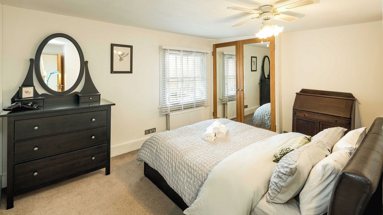 Photo of Bedroom in Askew