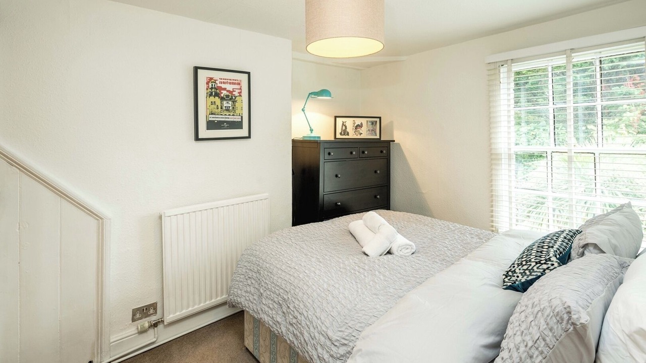 Photo of Bedroom in Askew
