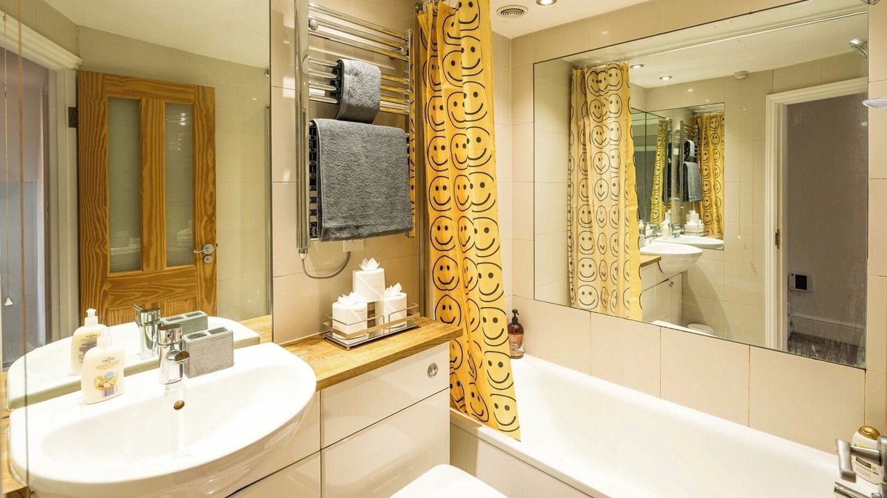 Photo of Bathroom in Askew