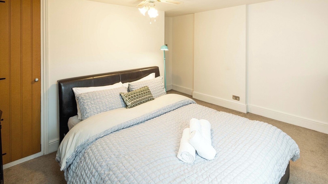 Photo of Bedroom in Askew