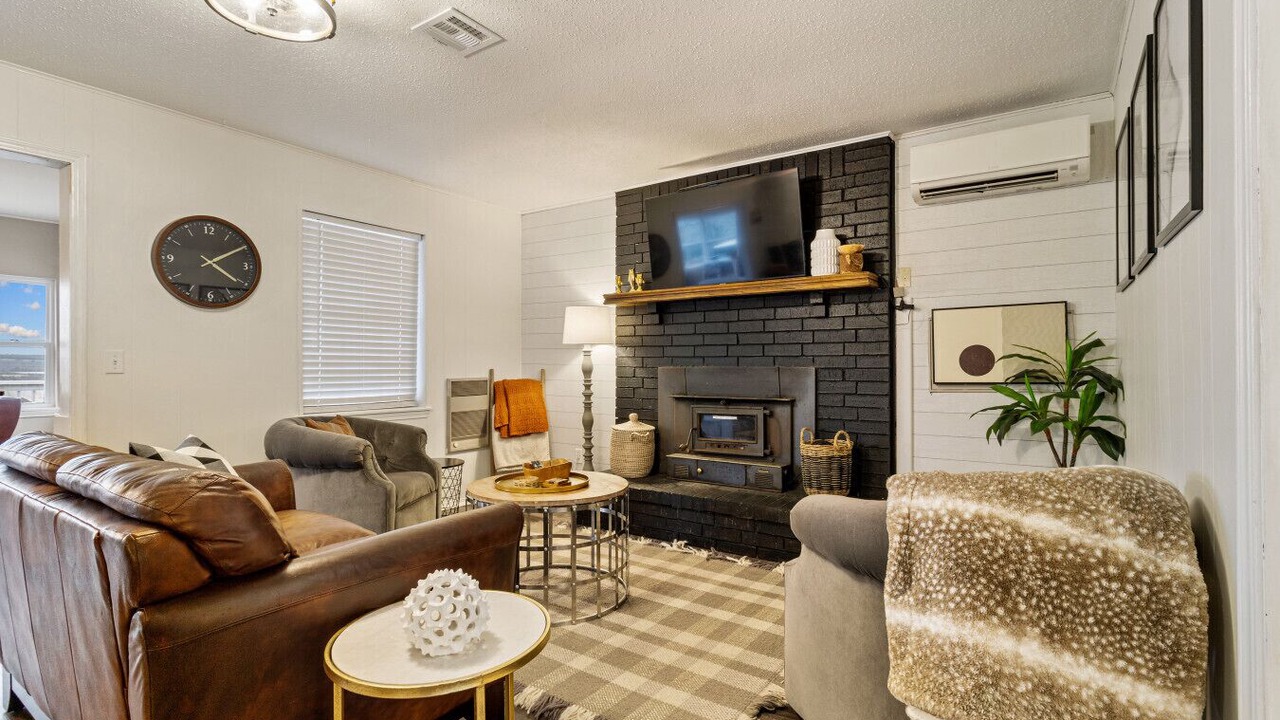 Photo of Bedroom in Crowder