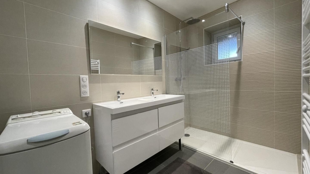 Photo of Bathroom in Mouguerre