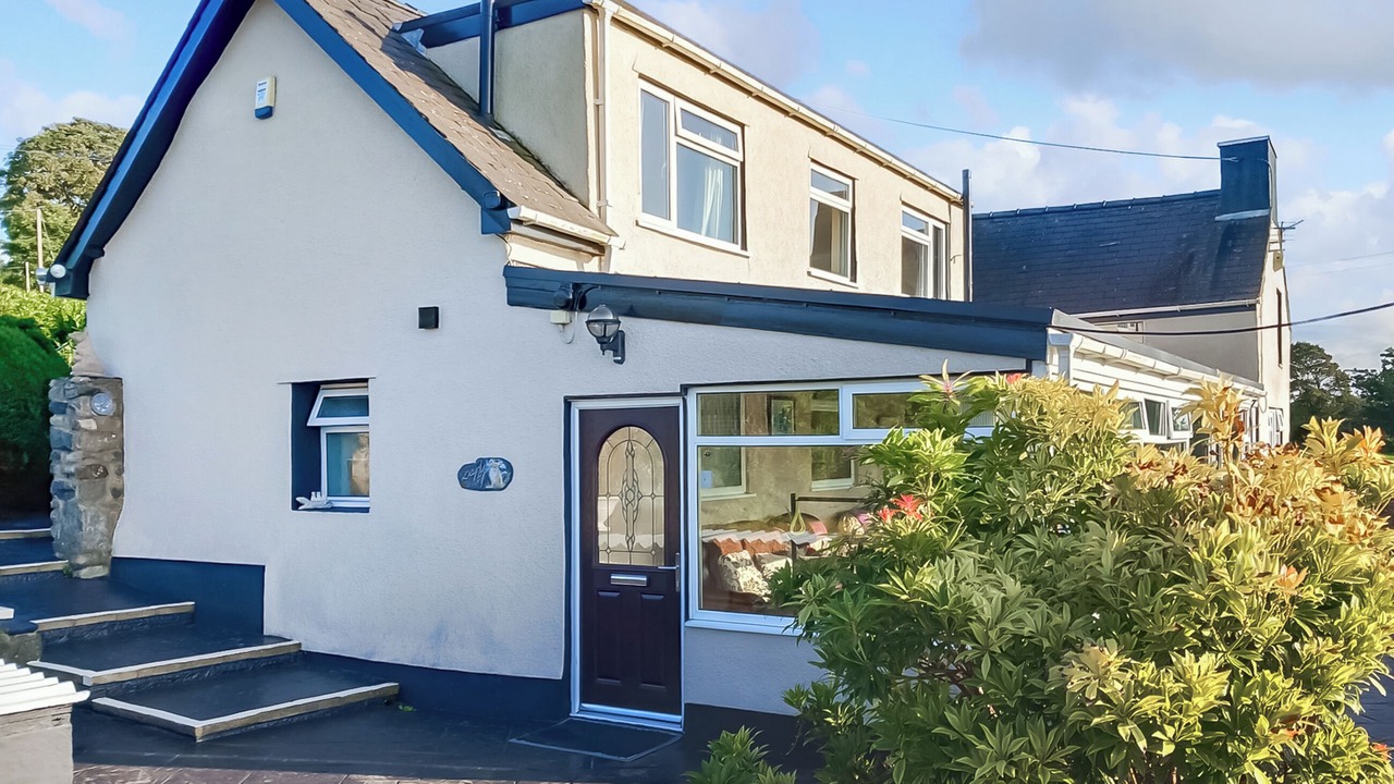 Photo of Others in Dinas