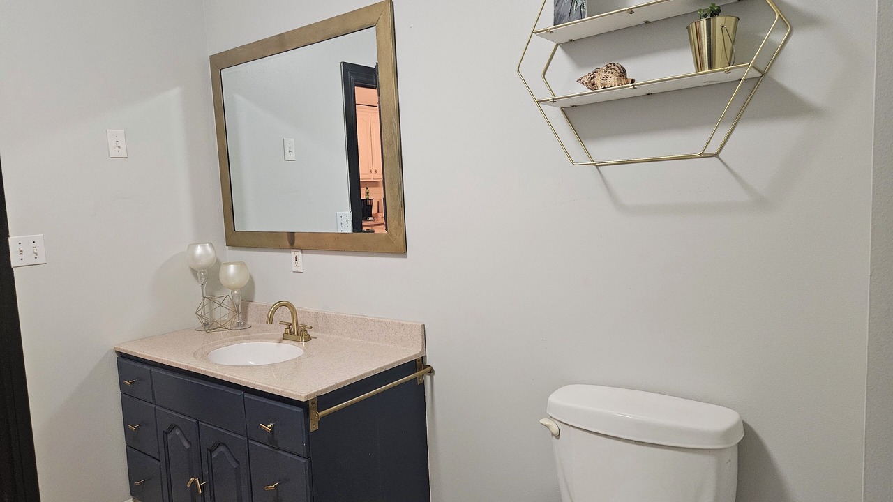 Photo of Bathroom in Deseronto