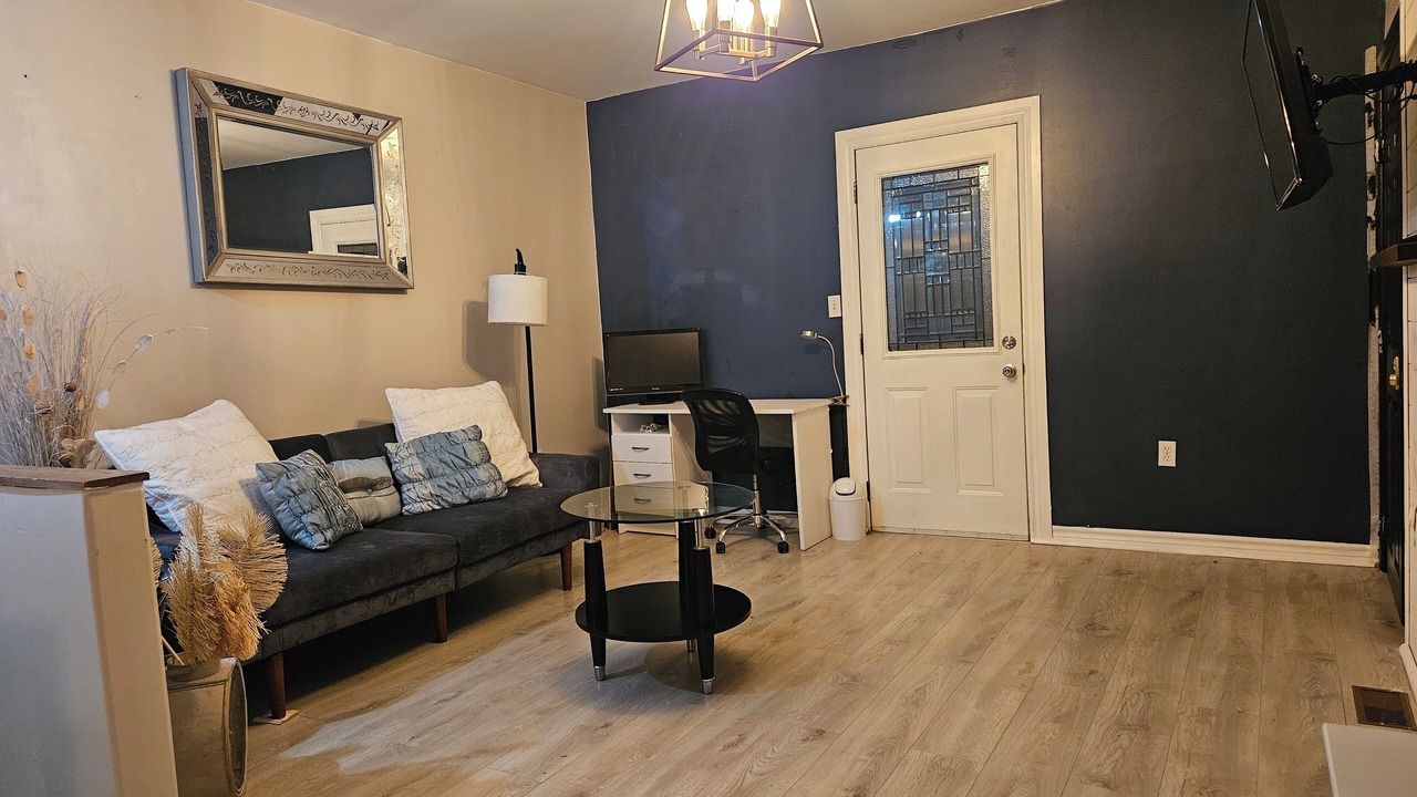 Photo of Livingroom in Deseronto
