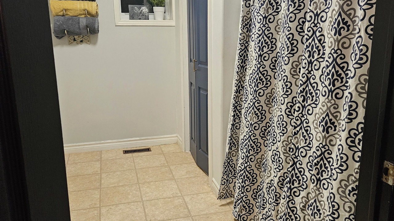 Photo of Bathroom in Deseronto