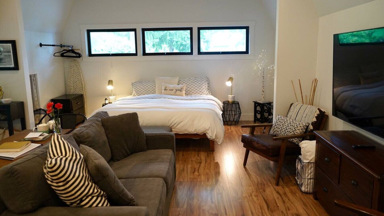 Photo of Bedroom in West Hills