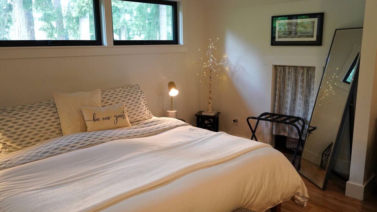 Photo of Bedroom in West Hills