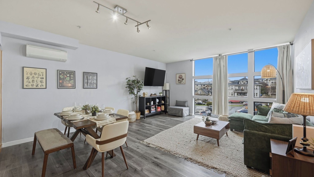 Photo of Livingroom in Lower Queen Anne