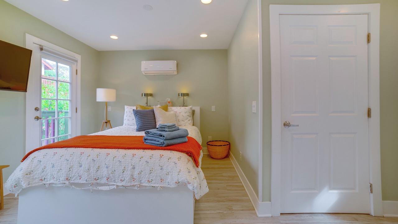 Photo of Bedroom in Downtown Riverside