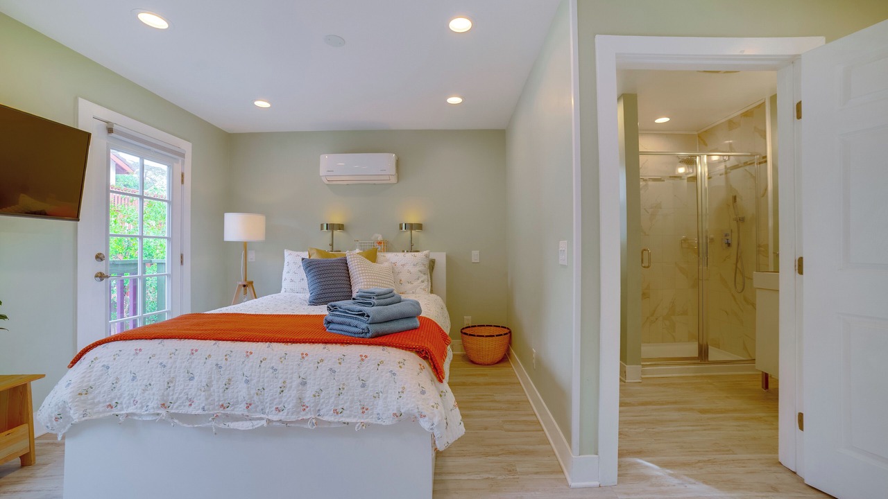 Photo of Bedroom in Downtown Riverside