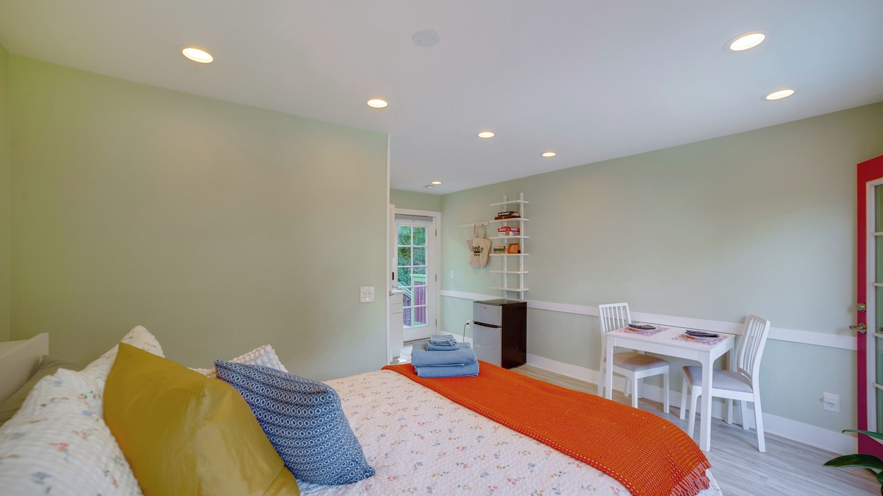 Photo of Bedroom in Downtown Riverside