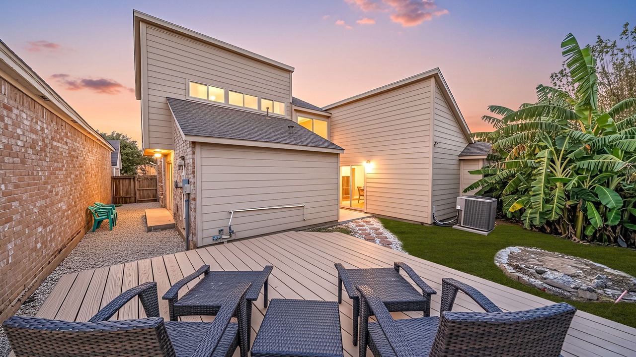 Photo of Patio Balcony in George Bush Park/Eldridge