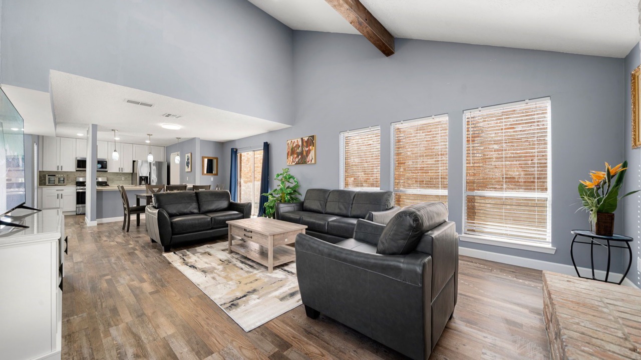 Photo of Livingroom in George Bush Park/Eldridge