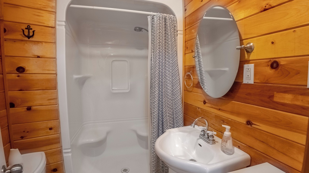 Photo of Bathroom in Arden