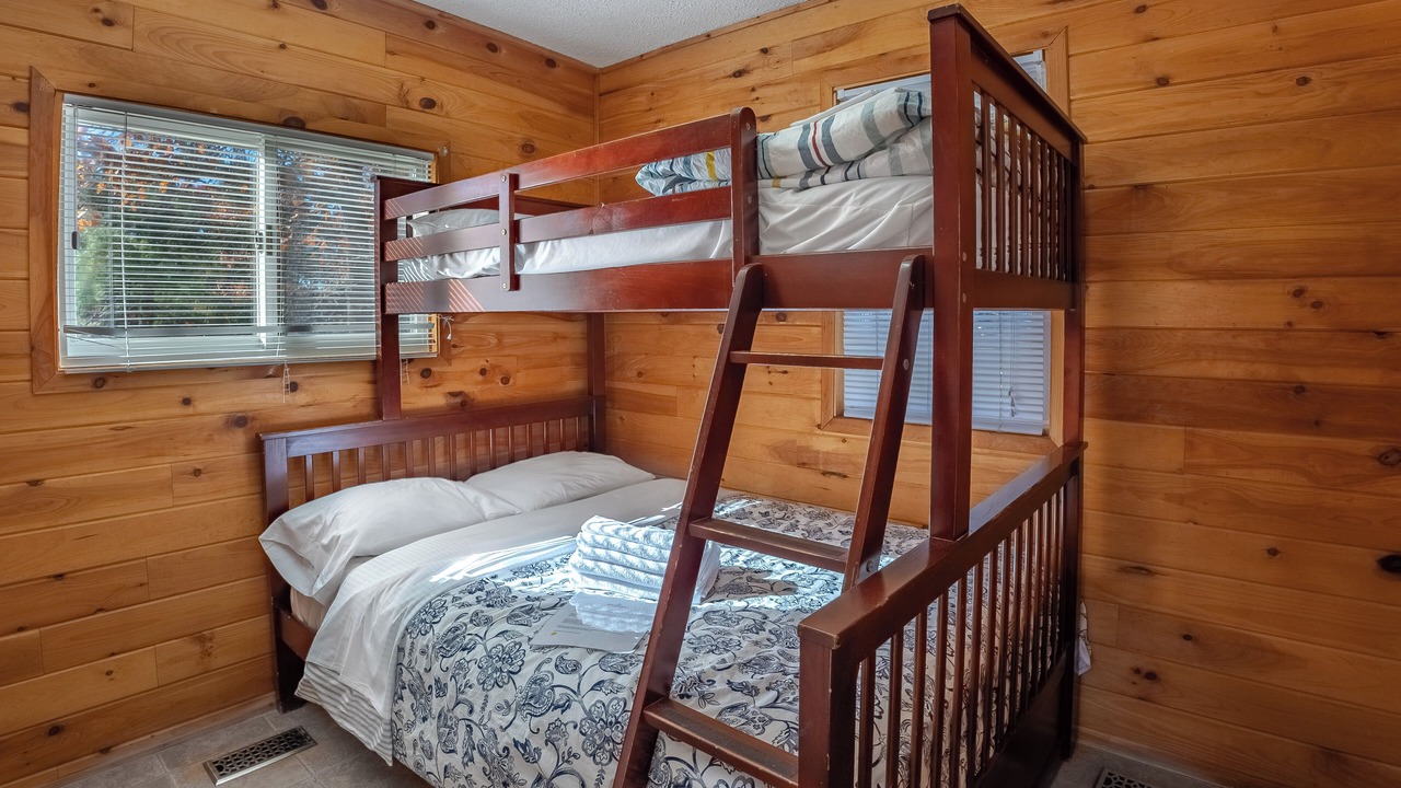 Photo of Bedroom in Arden