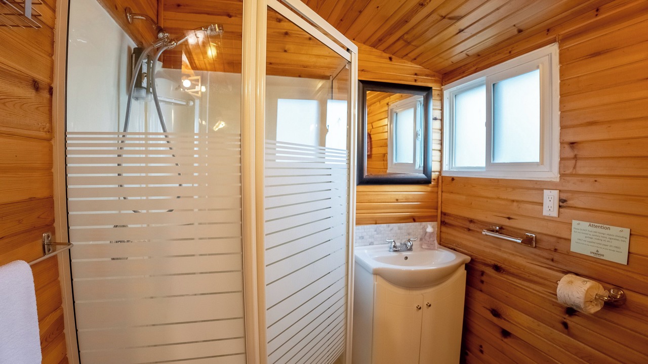 Photo of Bathroom in Arden