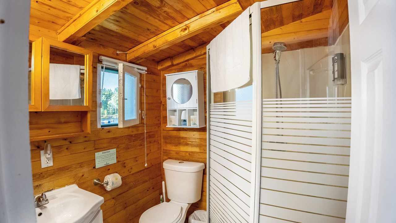 Photo of Bathroom in Arden