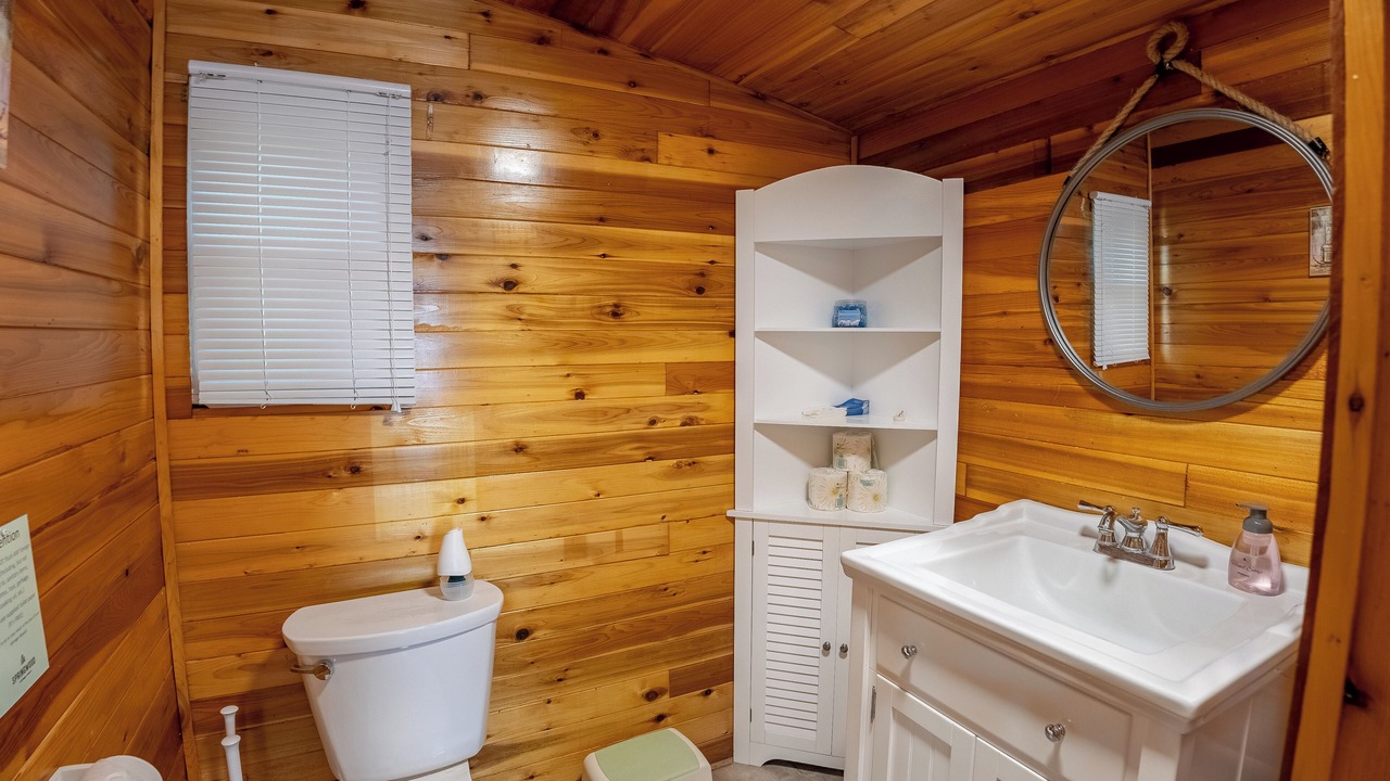 Photo of Bathroom in Arden