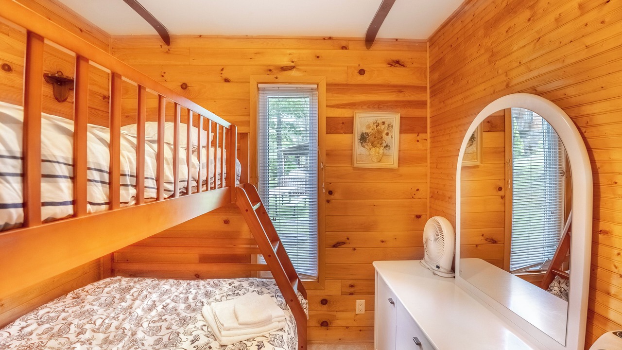 Photo of Bedroom in Arden