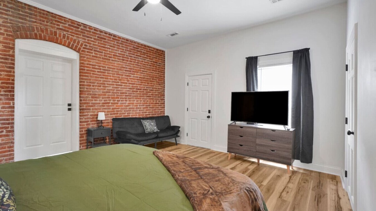 Photo of Bedroom in Mount Vernon