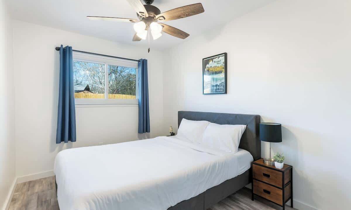 Photo of Bedroom in Franklin Park