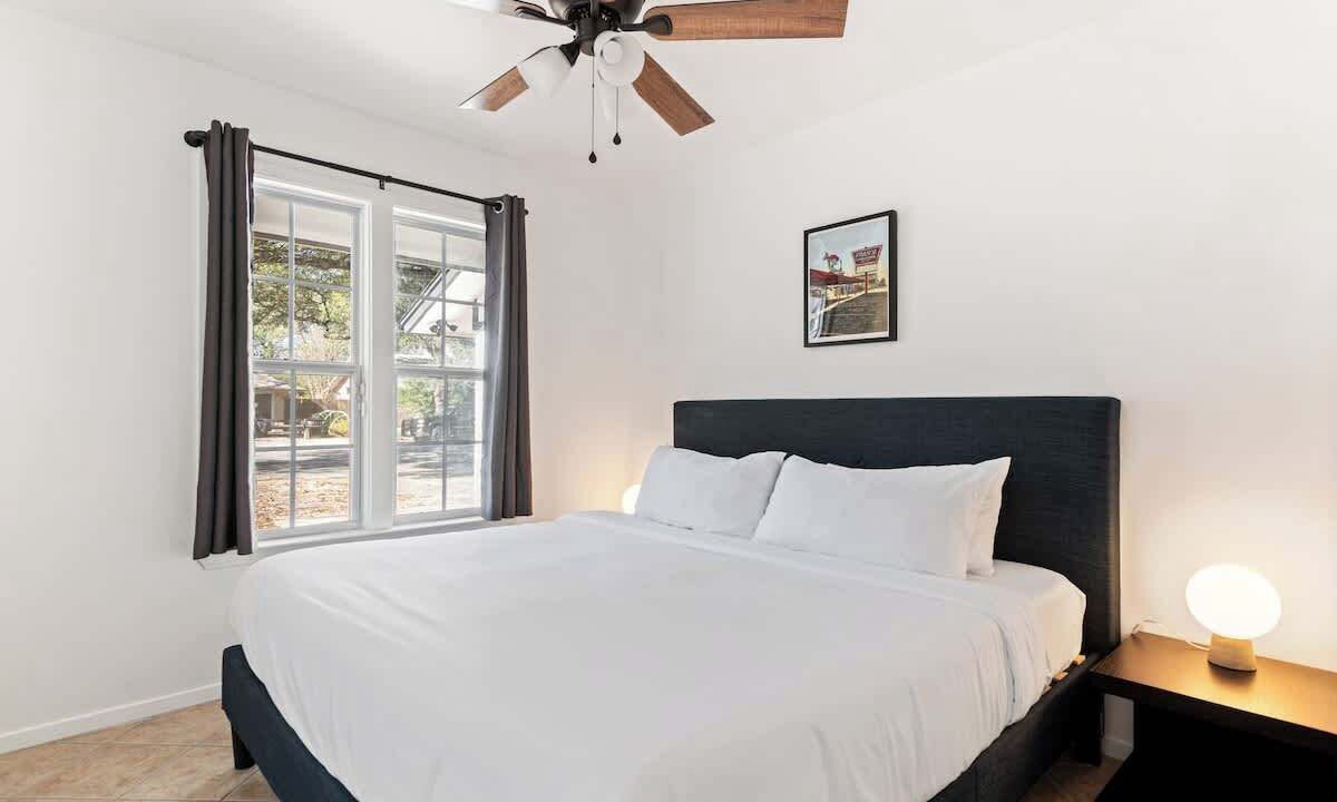 Photo of Bedroom in East Congress