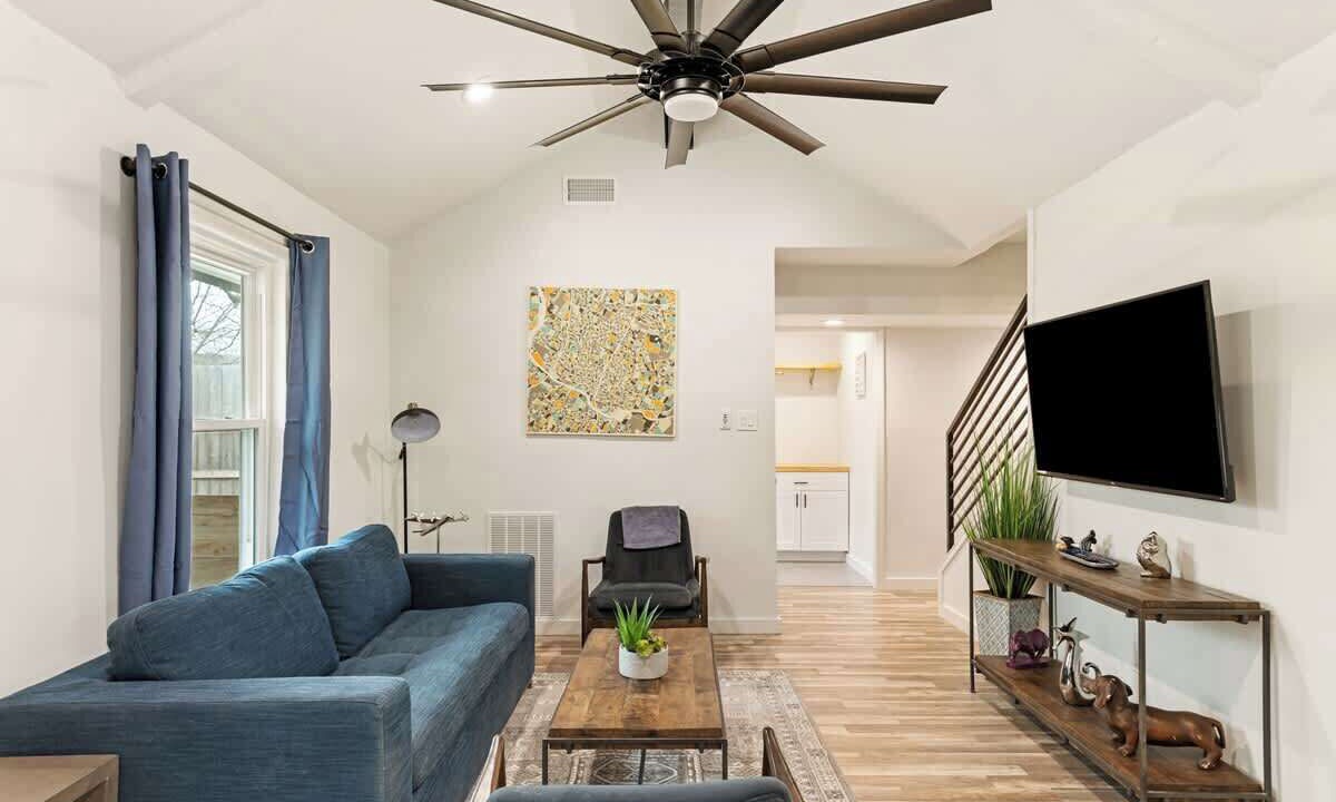 Photo of Livingroom in Franklin Park