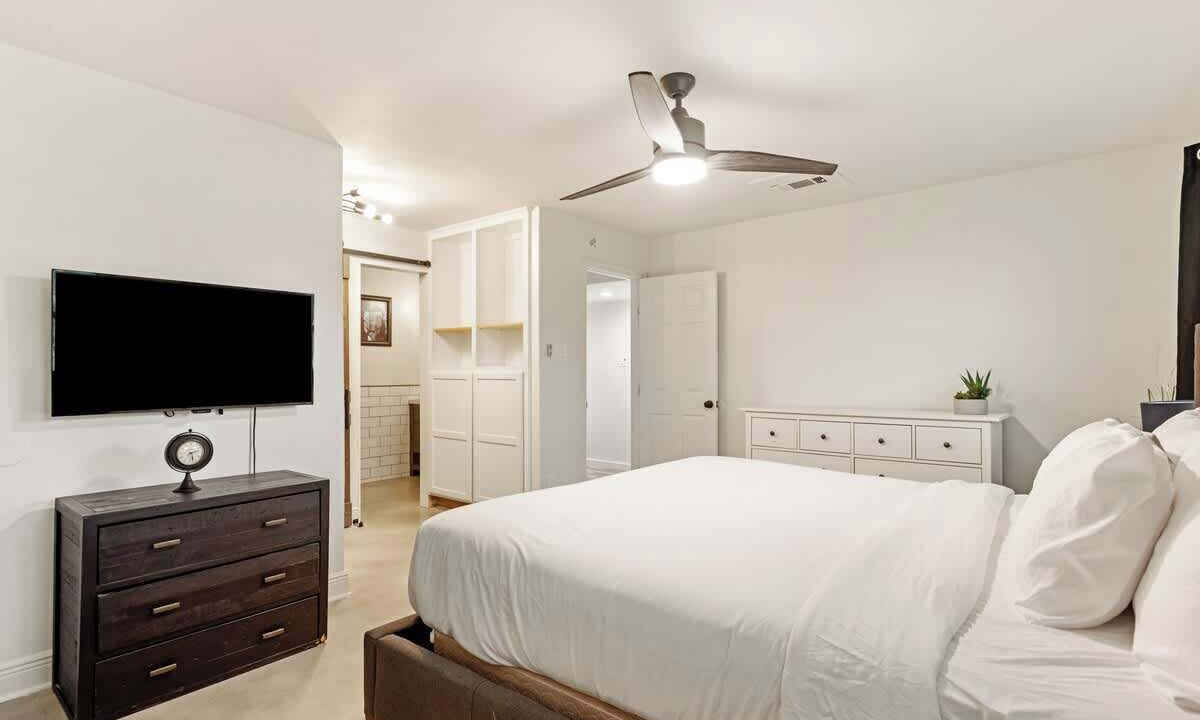 Photo of Bedroom in Franklin Park