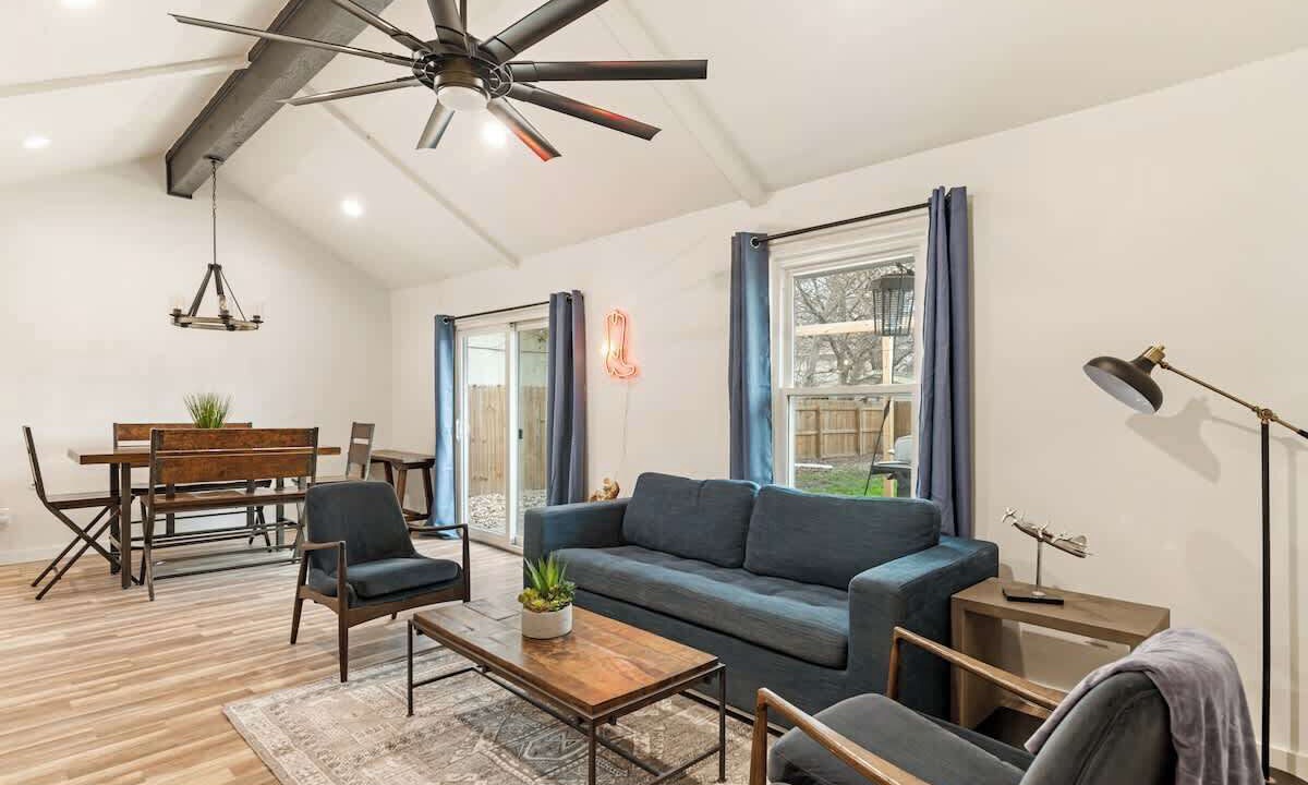 Photo of Livingroom in Franklin Park