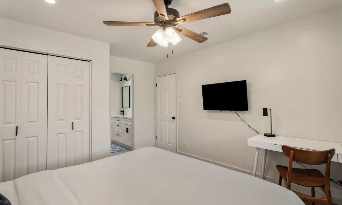 Photo of Bedroom in Franklin Park